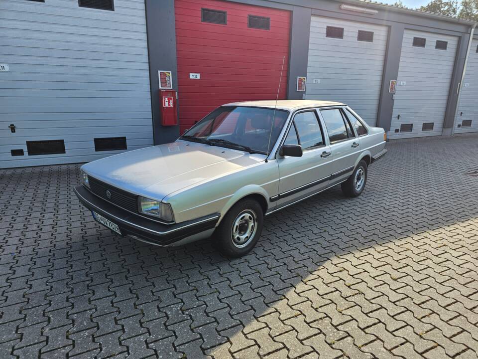 Image 5/41 of Volkswagen Santana 1.6 (1985)