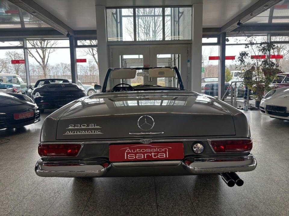 Image 22/30 of Mercedes-Benz 230 SL (1965)