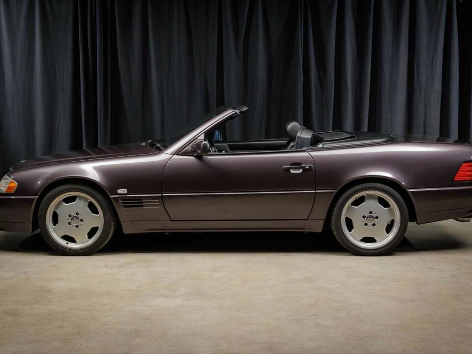 Image 7/43 of Mercedes-Benz 300 SL (1992)