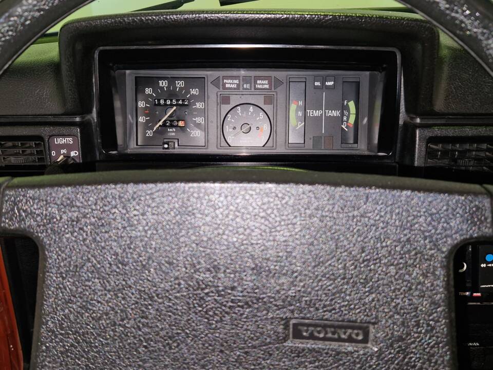 Image 6/14 of Volvo 245 (1977)