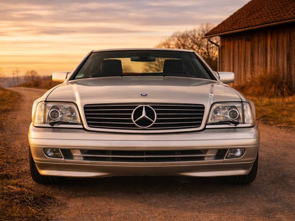 Immagine 2/12 di Mercedes-Benz SL 500 (1998)