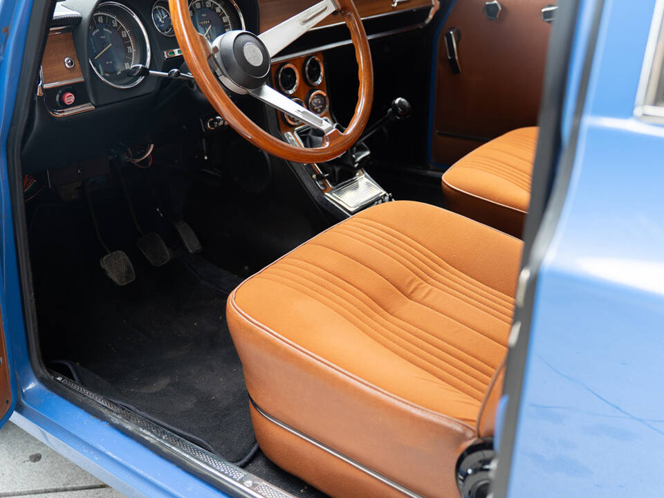 Bild 29/58 von Alfa Romeo Giulia Nuova Super 1600 (1977)