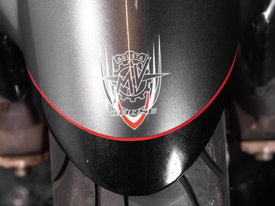 Image 27/32 of MV Agusta DUMMY (2005)