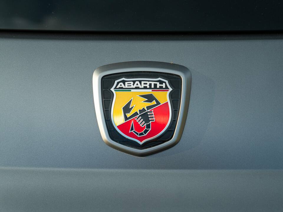 Image 45/50 de Abarth 695 Biposto (2016)