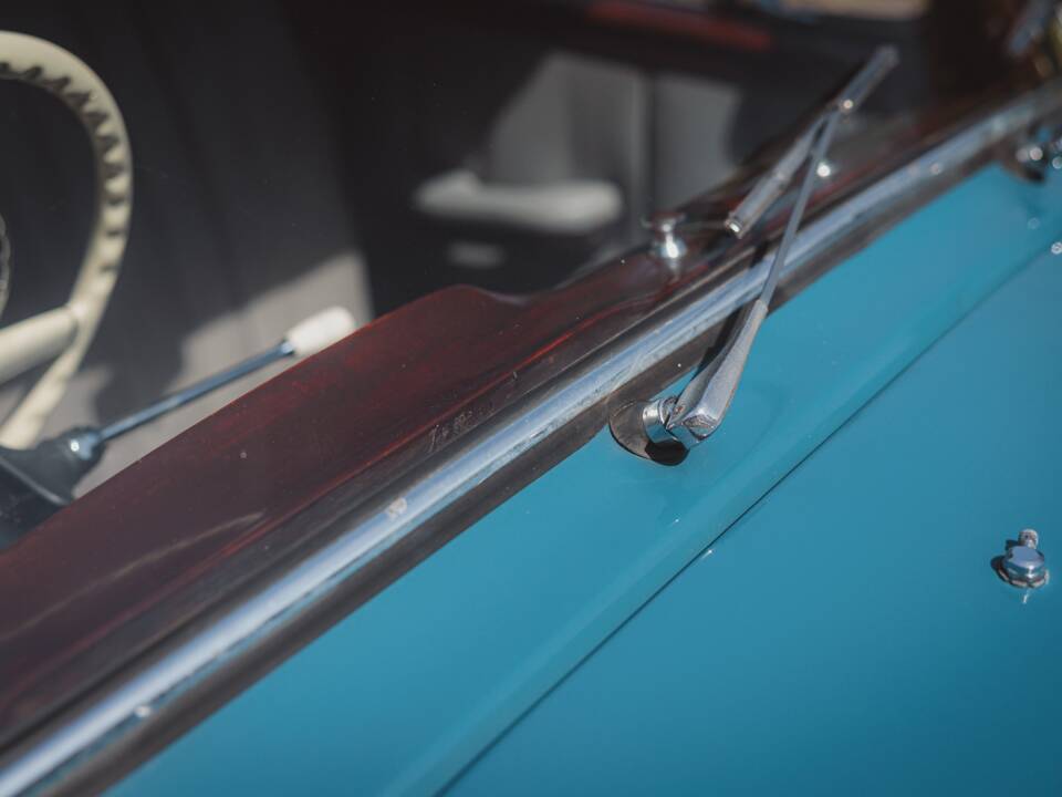 Image 15/50 of Mercedes-Benz 220 a (1956)