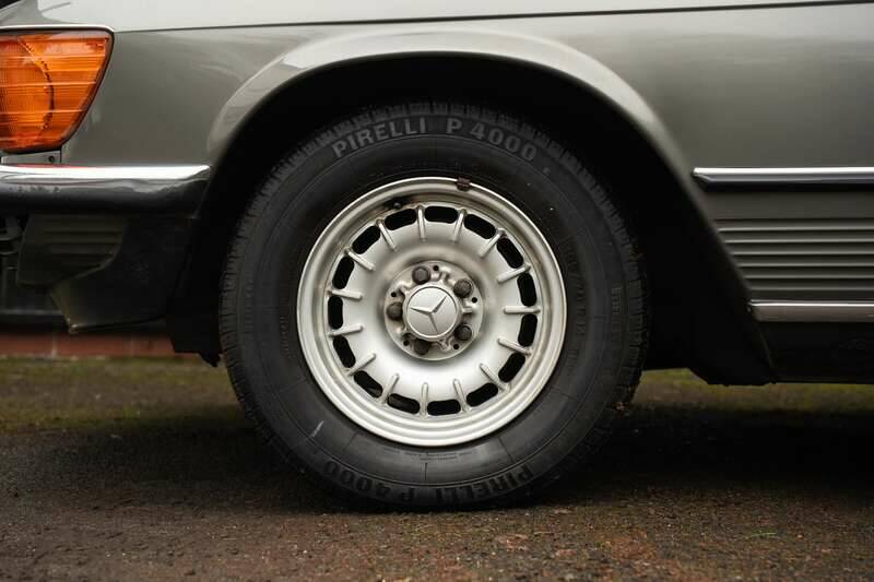 Image 13/50 of Mercedes-Benz 280 SL (1985)