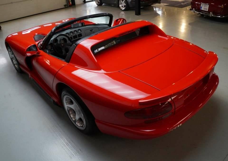 Image 47/50 of Dodge Viper RT&#x2F;10 (1994)