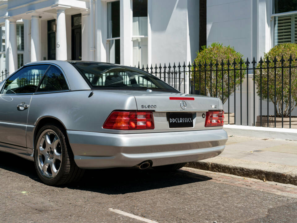 Bild 14/33 von Mercedes-Benz SL 600 (2002)