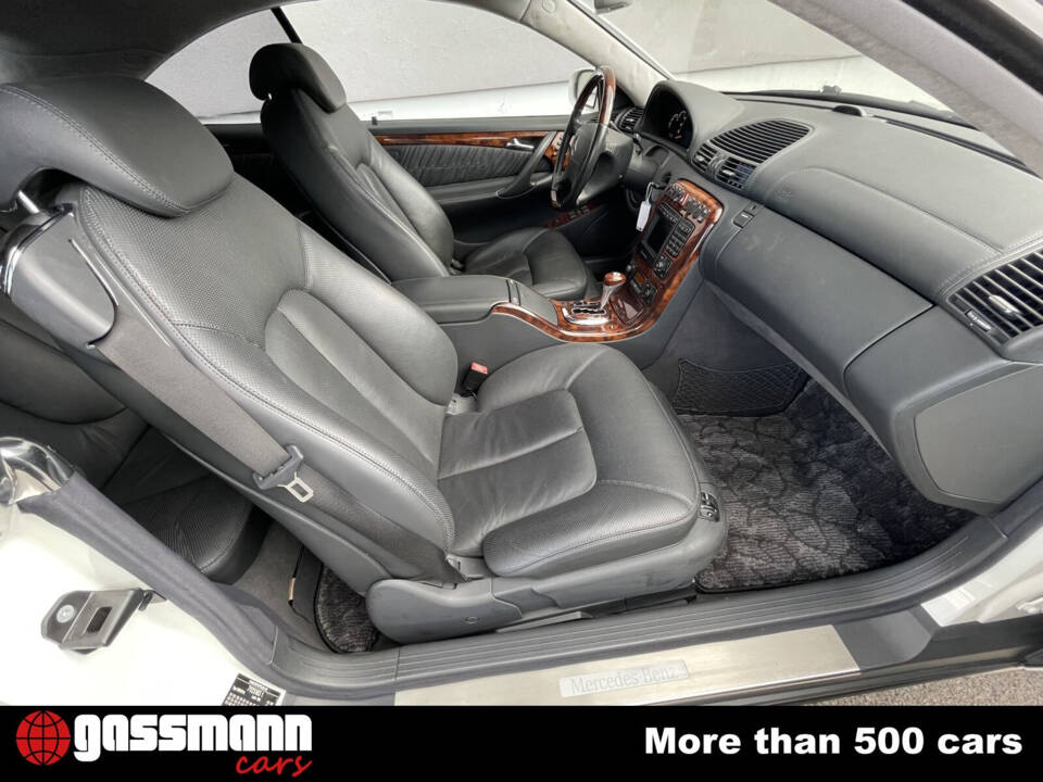 Immagine 9/15 di Mercedes-Benz CL 600 (2002)