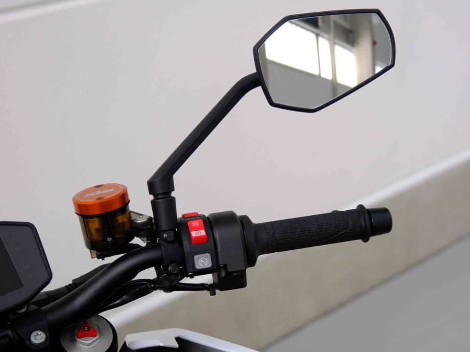 Image 66/83 of KTM 1290 Super Duke R (2018)