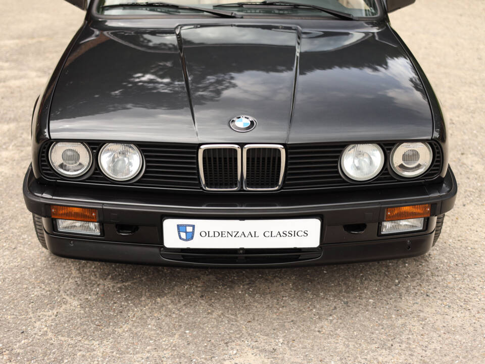 Image 82/83 de BMW 325i (1990)
