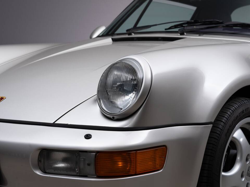 Image 12/41 de Porsche 911 Carrera 2 (1992)