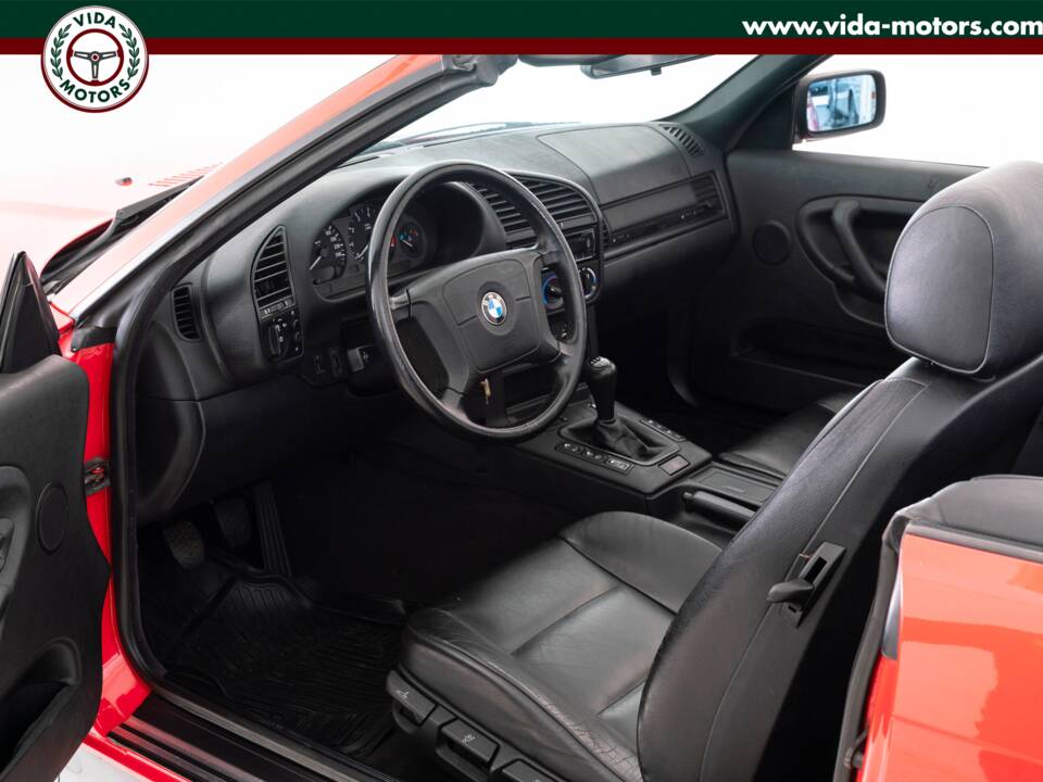 Immagine 12/17 di BMW 318i (1996)