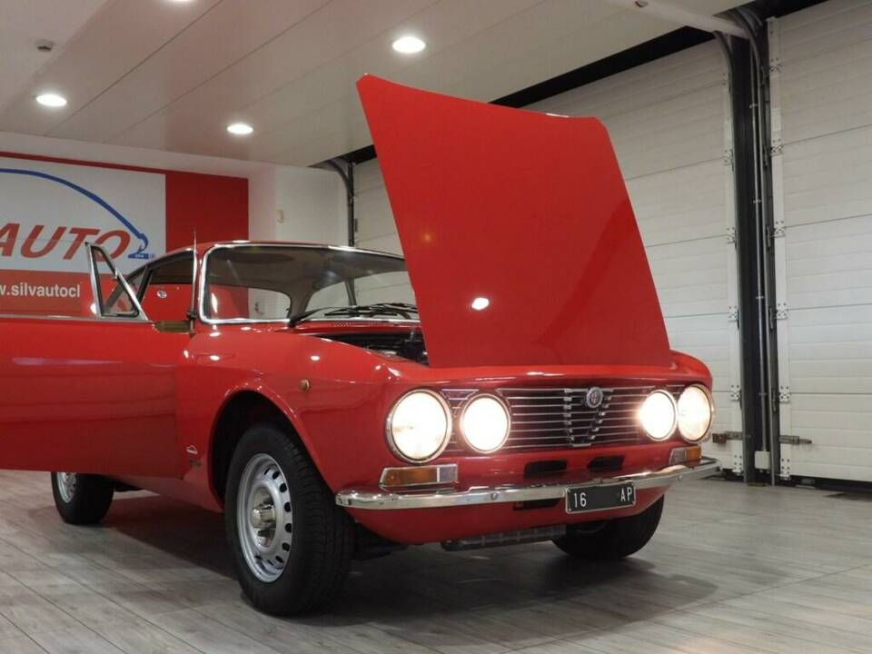Bild 13/15 von Alfa Romeo Giulia 1600 GT Junior (1975)