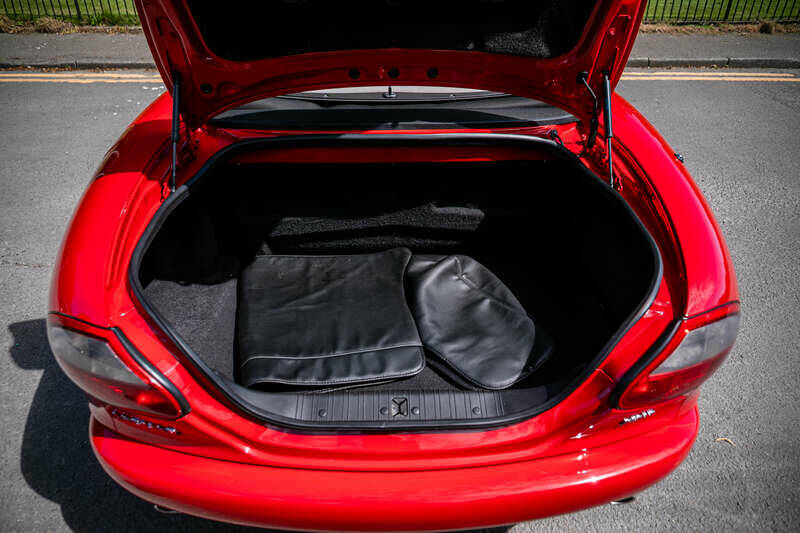 Image 33/33 of Jaguar XK8 4.0 (1999)