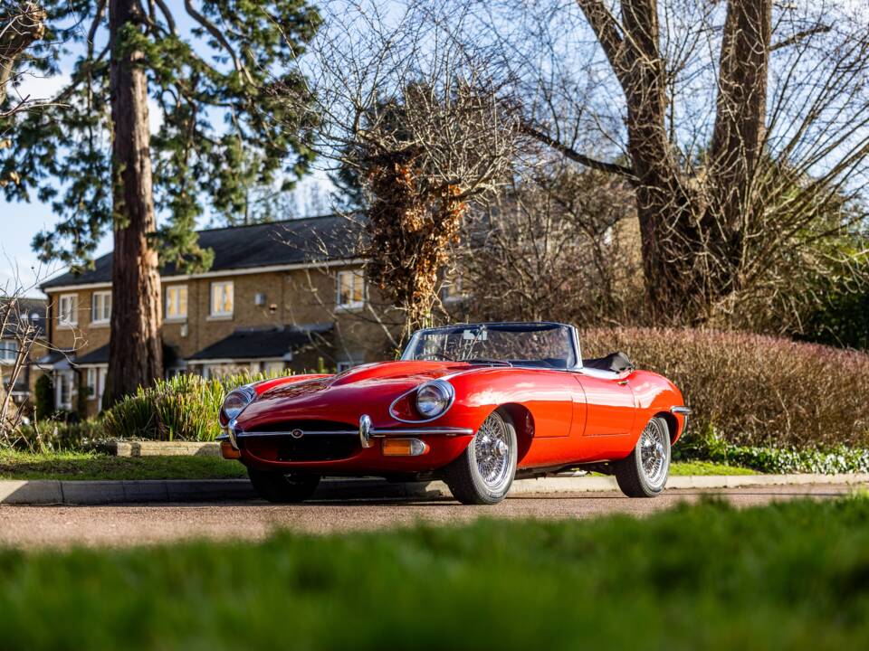 Image 12/50 de Jaguar E-Type (1969)