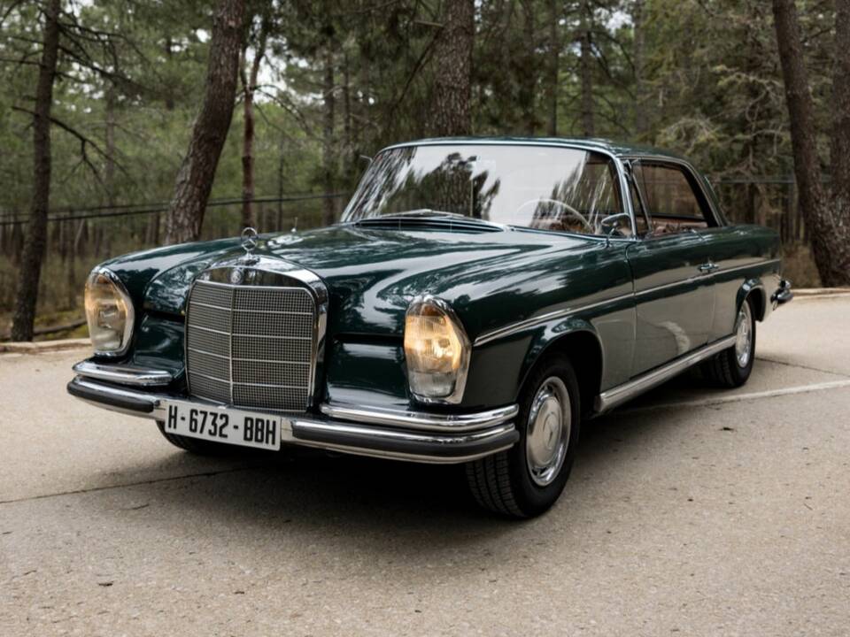 Bild 4/8 von Mercedes-Benz 220 SE b (1963)