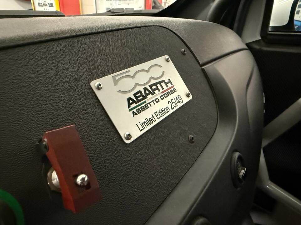 Image 10/17 of Abarth 695 Assetto Corse Evoluzione (2010)