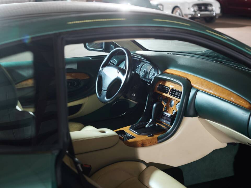 Bild 24/34 von Aston Martin DB 7 Vantage (2000)