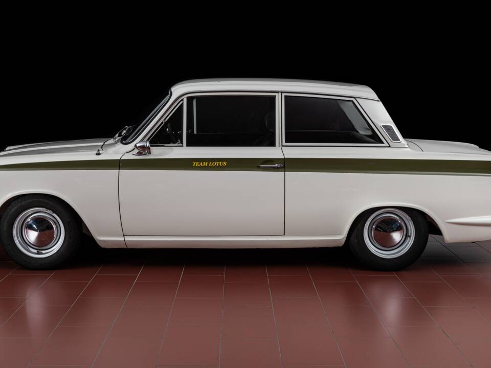 Image 2/8 de Ford Lotus Cortina (1967)