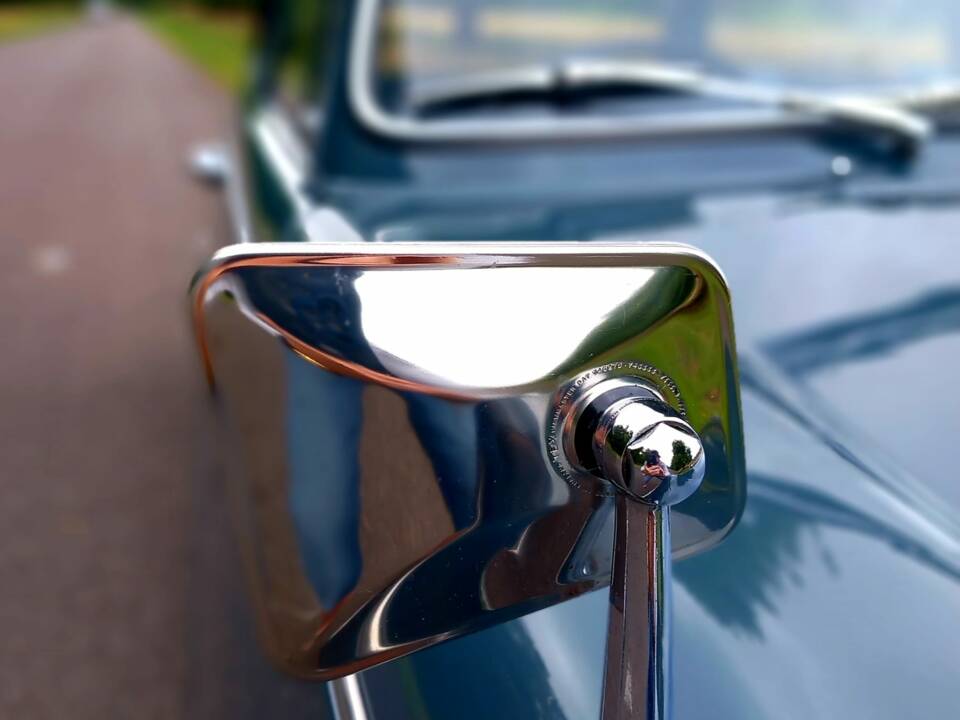 Image 7/93 of Triumph Herald 1200 (1964)