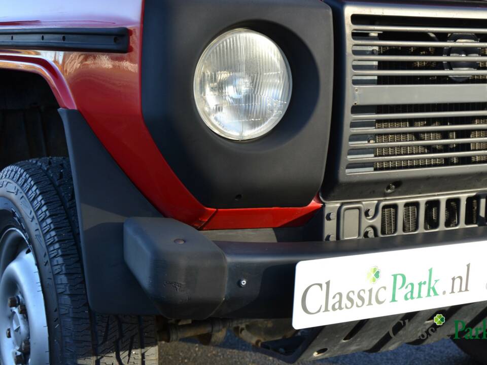 Image 39/50 of Mercedes-Benz 200 GE (SWB) (1987)