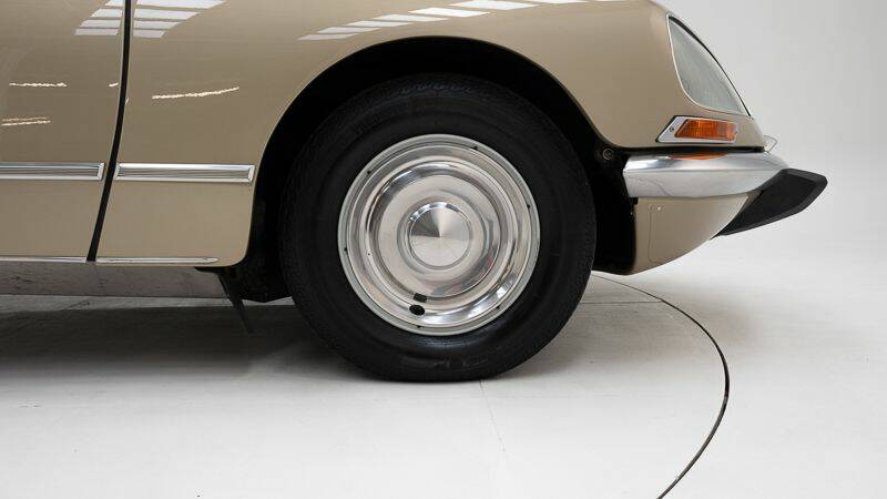 Image 10/15 of Citroën DS 21 (1970)