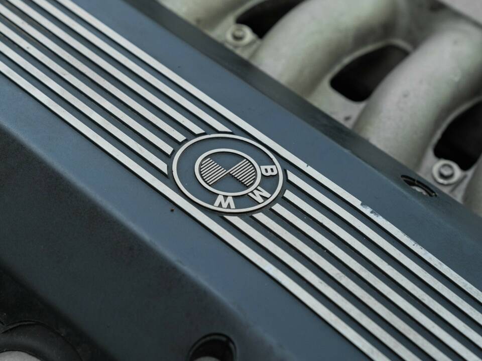 Image 31/36 of BMW 750iL (1989)