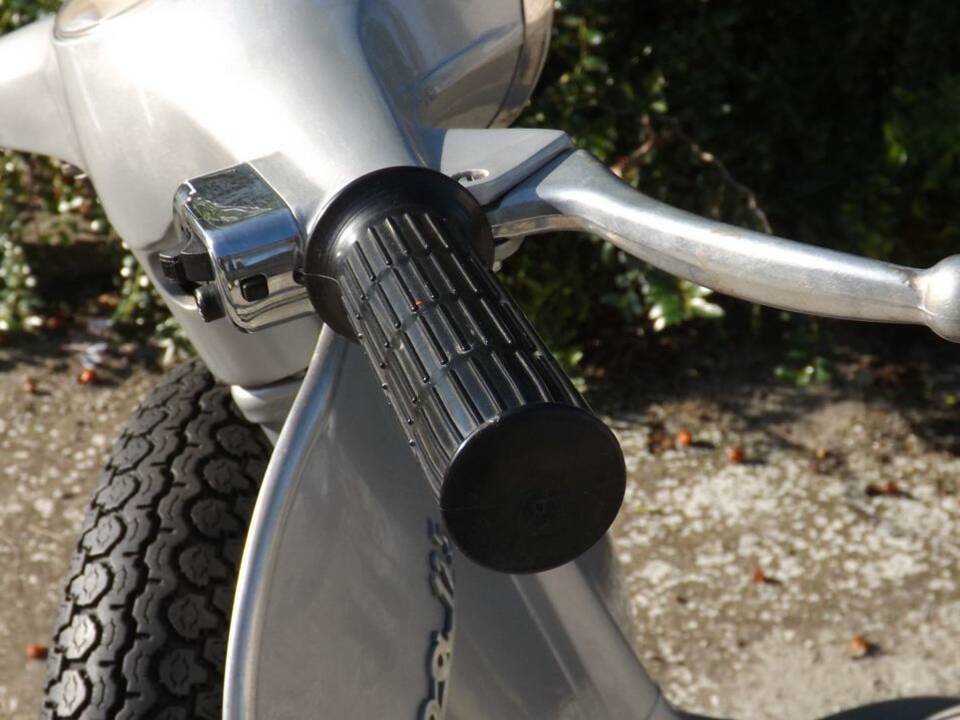 Image 31/43 of Piaggio Vespa 125 Primavera (1973)