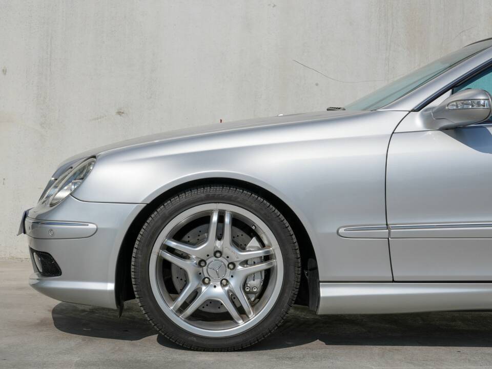 Bild 2/35 von Mercedes-Benz CLK 55 AMG (2003)