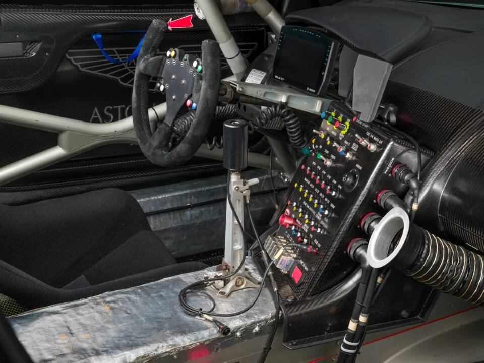 Image 10/25 de Aston Martin DBRS9 (2006)