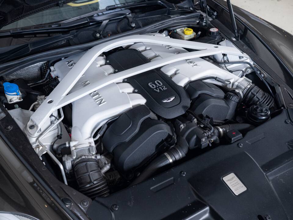 Image 32/32 of Aston Martin Vanquish (2013)