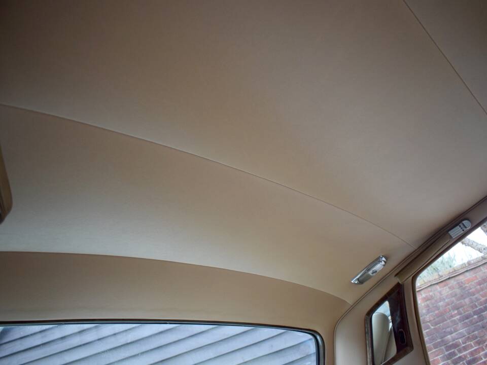 Image 48/50 of Rolls-Royce Silver Shadow II (1979)