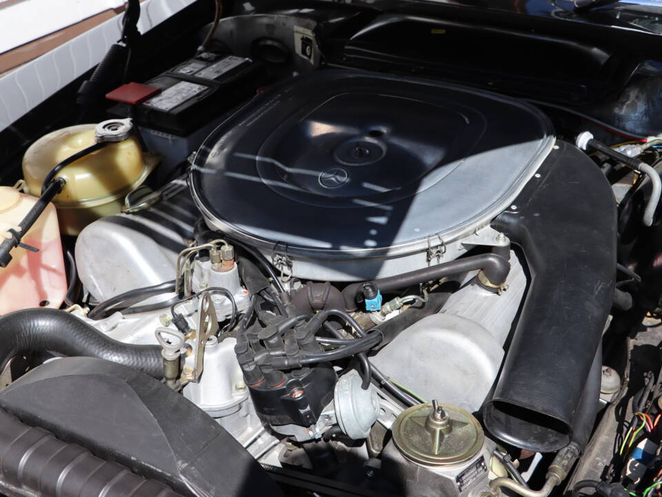 Image 27/59 of Mercedes-Benz 500 SLC (1980)
