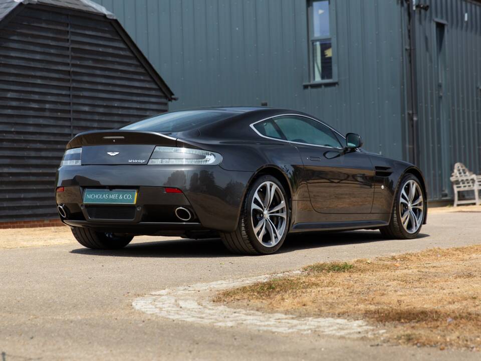 Bild 82/84 von Aston Martin V12 Vantage (2010)