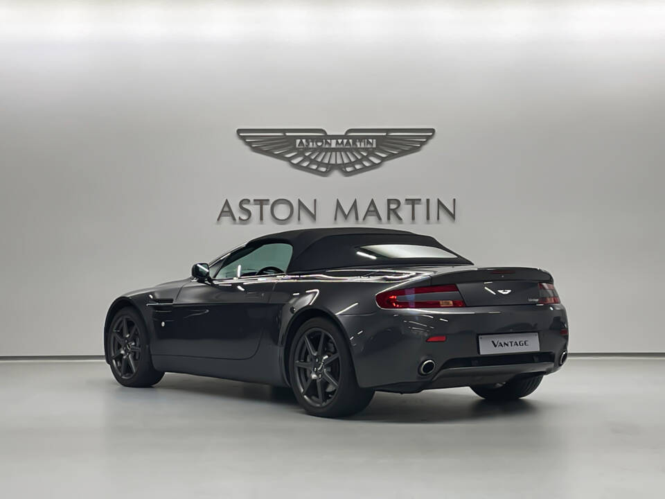 Image 10/35 of Aston Martin V8 Vantage (2007)