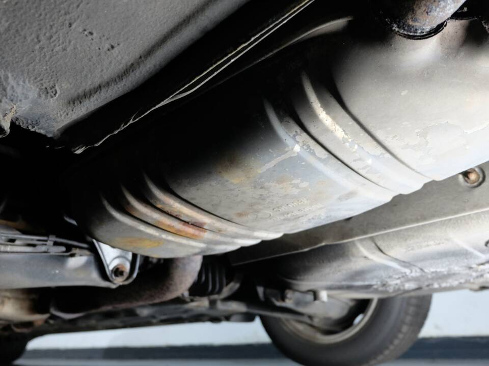 Bild 27/28 von Mercedes-Benz 500 E (1991)