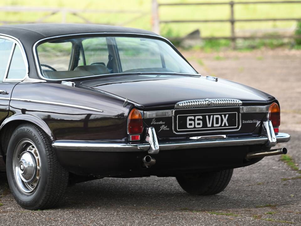 Afbeelding 17/21 van Daimler Double Six Vanden Plas (1973)