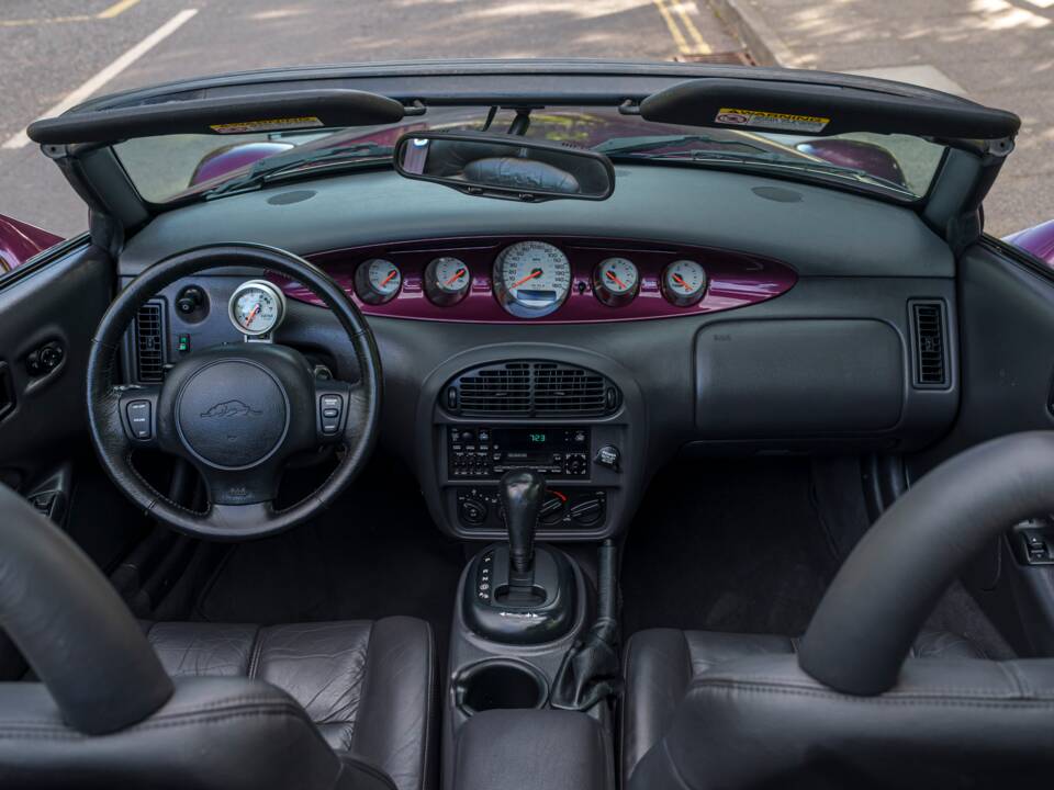 Image 20/29 of Plymouth Prowler (1999)