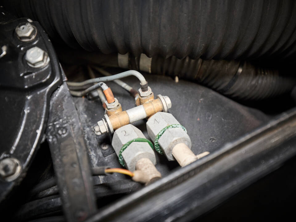 Image 88/99 of Rolls-Royce Corniche I (1979)