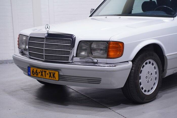 Bild 6/7 von Mercedes-Benz 560 SEL (1989)