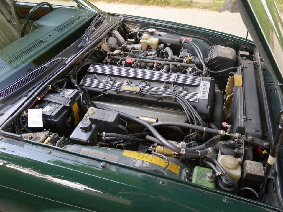 Image 32/33 of Jaguar Sovereign 3.6 (1988)