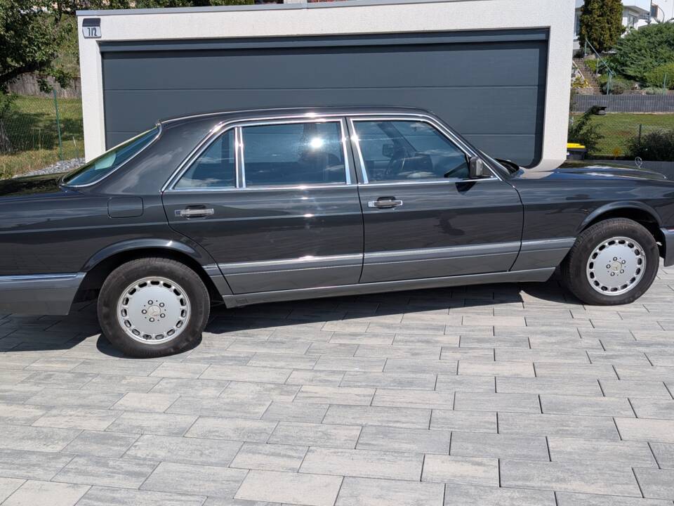 Image 3/29 of Mercedes-Benz 500 SEL (1990)