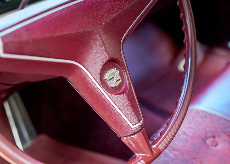Bild 137/200 von Cadillac Coupe DeVille (1968)