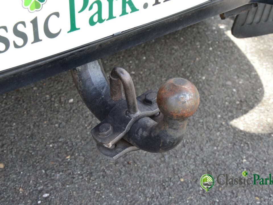 Image 48/49 de Mercedes-Benz 230 GE (SWB) (1993)