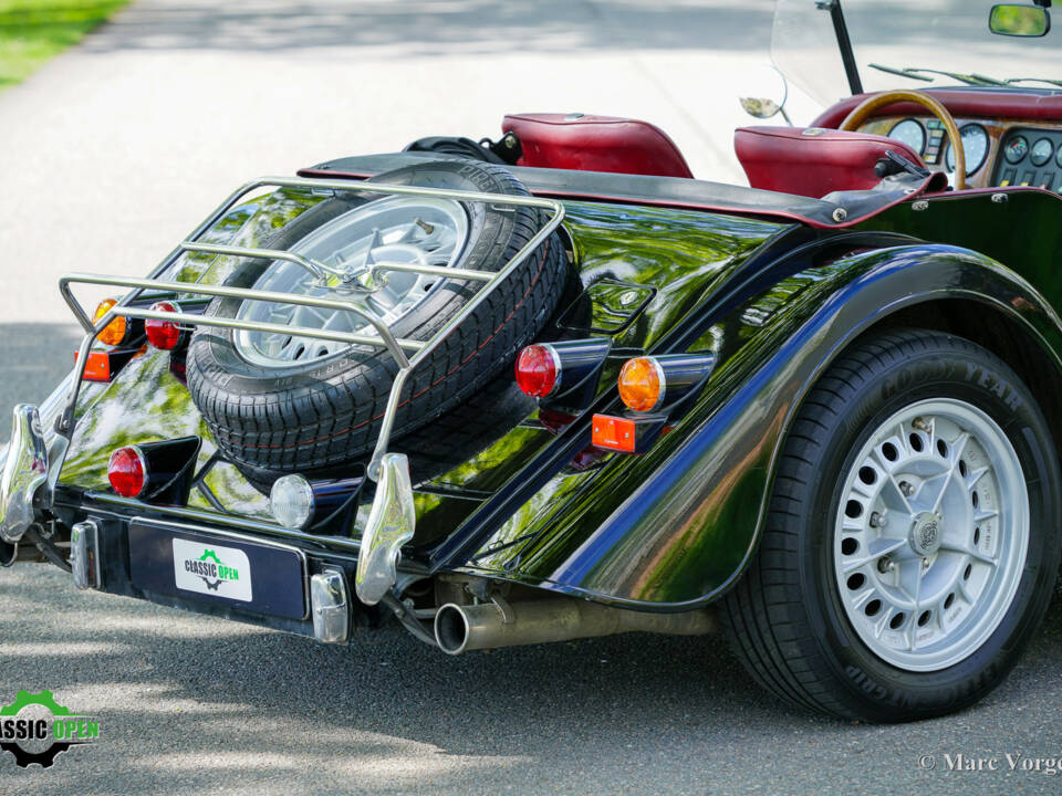 Image 39/54 of Morgan Plus 8 (1992)