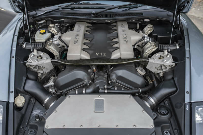 Image 17/38 of Aston Martin V12 Vanquish (2003)