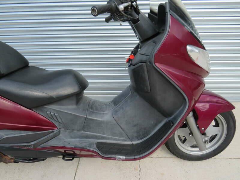 Bild 3/32 von Suzuki Burgman AN 250 (1998)