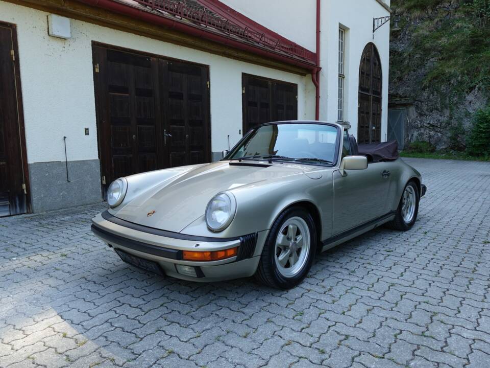 Image 1/40 of Porsche 911 Carrera 3.2 (1986)