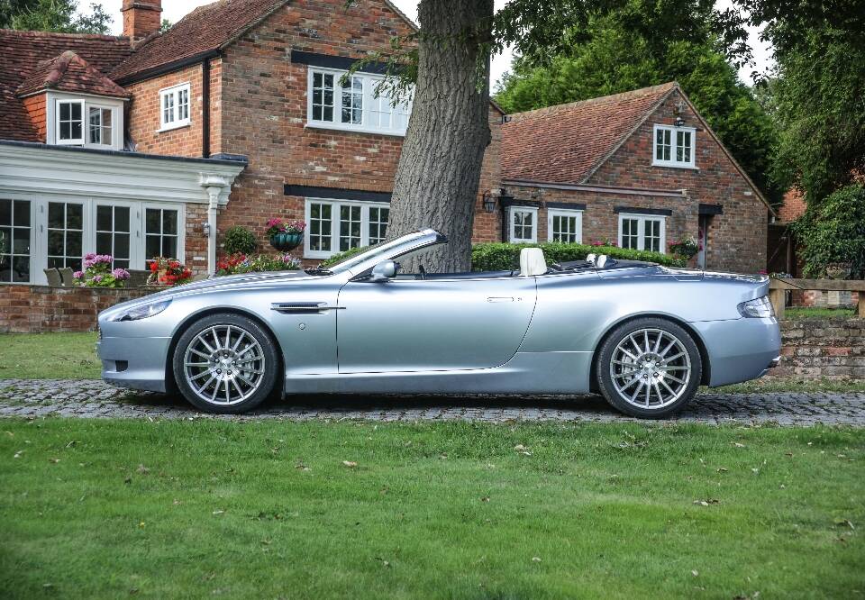 Bild 29/30 von Aston Martin DB 9 Volante (2006)
